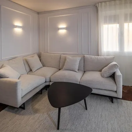 Apartment With Parking By Aston