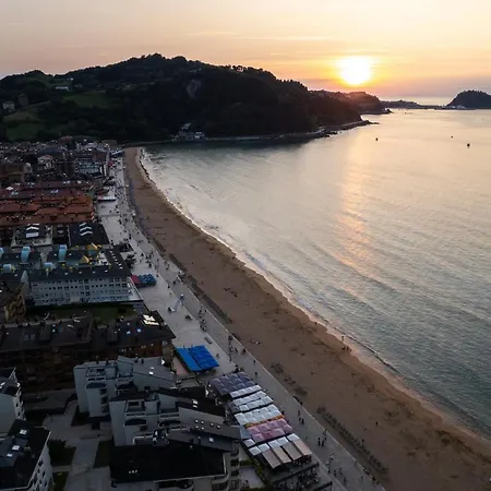 Apartment With Parking By Aston