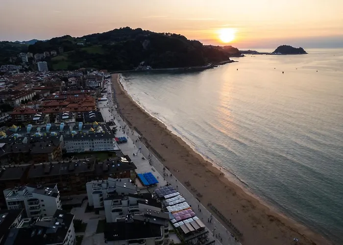 Apartment With Parking By Aston